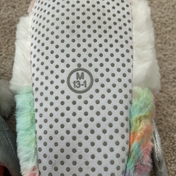 Size 13/1 unicorn slippers - Picture 7 of 8